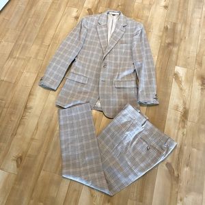 RW&CO Linen Suit